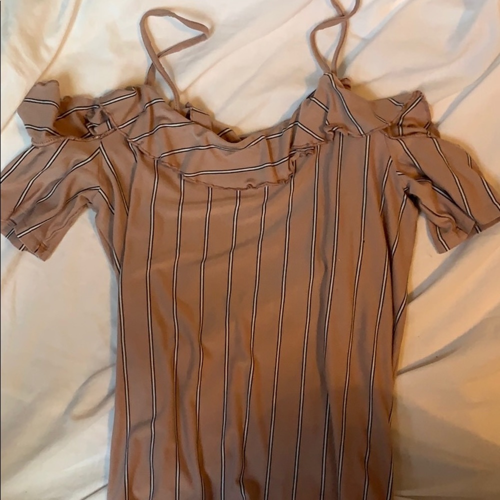 American eagle cold shoulder top